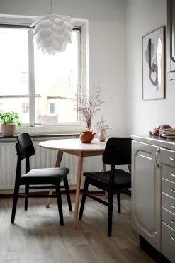 YUMI MATBORD RUND VITPIGMENTERAD